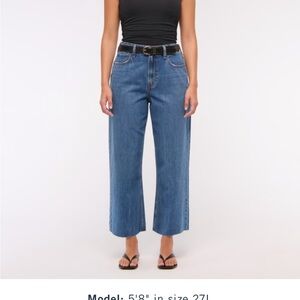 NWT! -Abercrombie & Fitch Cropped Wide Leg Women's Jeans- NWT!!